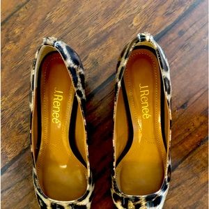 Women’s J.Renee 2” heels 71/2 M
